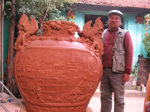 Họa sĩ Nguyễn Đăng Vông và chiếc Ngọc Bình gốm